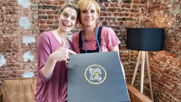 Verrassing voor Dina Tersago: een superlekkere taart van Sofie Dumont Verrassing voor Dina Tersago: een superlekkere taart van Sofie Dumont