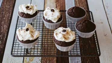 Chocolade cupcake met romige topping 