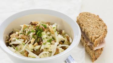 Boterham met kalfsgebraad en knolseldersalade