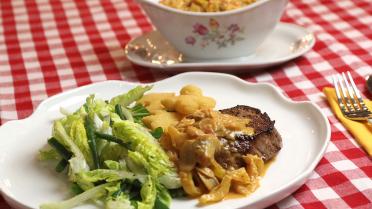 Steak Stroganoff met kroketjes en een fris slaatje