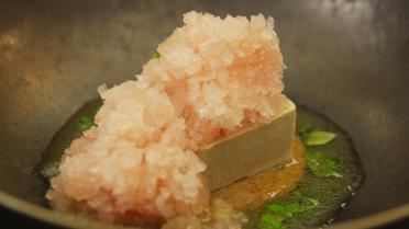 Sablé pistache met koffiecrème en citrusgranité