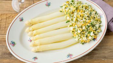 Lichte asperges à la Flamande