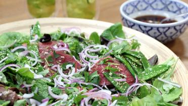 Salade met biefstuk op Thaise wijze