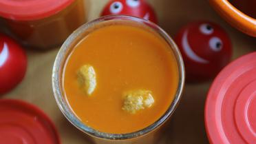 Zo eenvoudig maak je tomatensoep met balletjes