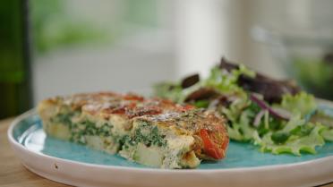 Tortilla met honingtomaten en spinazie