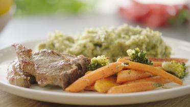 Lamskoteletten met wortelen en broccolistoemp 