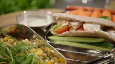 Lunchtip: bentobox met het bolle-buikbroodje en rijstsalade met kip