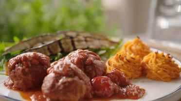 Kalkoenballetjes in tomatensaus met pommes duchesse van zoete aardappel