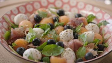 Salade van meloen, mozzarella en Parmaham