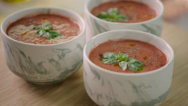 Gazpacho van tomaat en kers Gazpacho van tomaat en kers