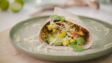 Open keuken met Sandra Bekkari: Burrito met avocado en kip