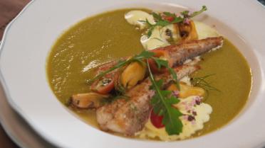 Bouillabaisse van mosselen en rode poon