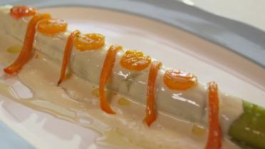 Wit van prei met een Franse saus