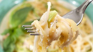 Aspergetagliatelli met parmezaan