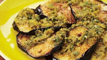 Aubergines met Arabische pesto