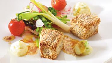 Tonijn in sesamzaadjes met lentepuree