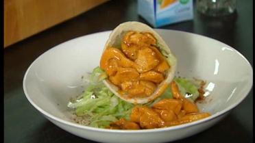 Gebakken kip met harissa in pitabroodje
