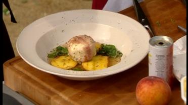 Gegrilde perzik met verse kaas en lavendel