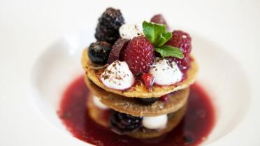 Millefeuille met rode biet, rode vruchten en Kriek Boon