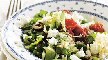 Orzo met geroosterde tomaatjes en feta