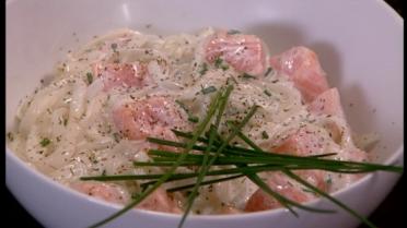 Rijstnoedels met zalm en bieslook