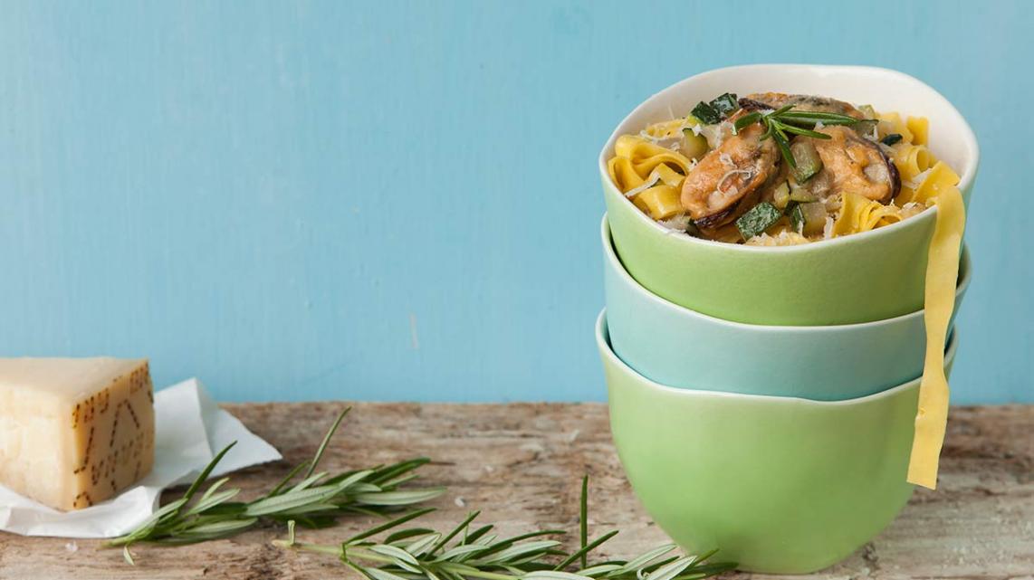 Pasta met mosselen en courgette