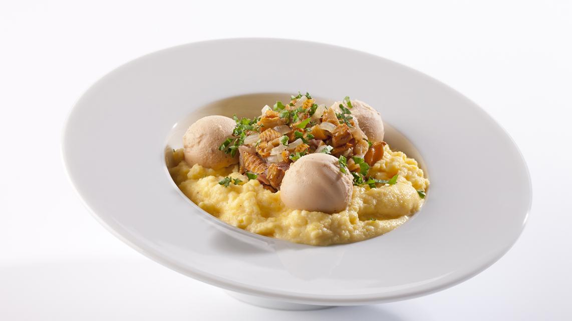 Roerei met wilde boschampignons en Faux Gras