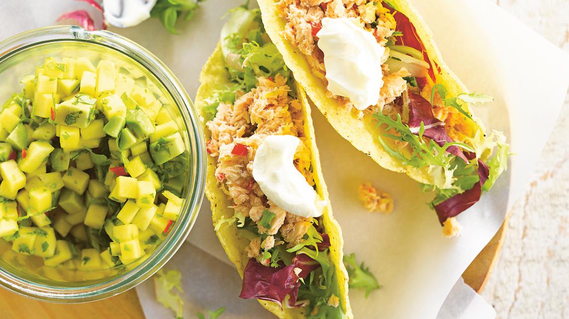 Taco's met zalm en mangosalsa