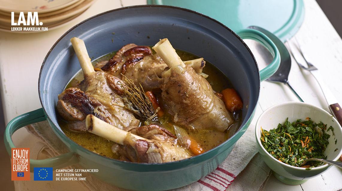 Gestoofde lamsschenkel en gremolata met sinaasappel