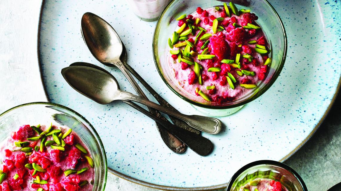 Geleipudding van granaatappel en rozenwater