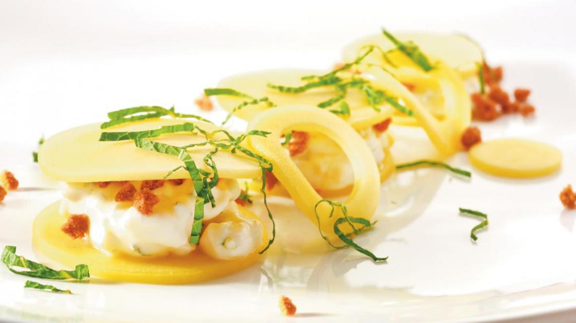 Tartaar van mango met plattekaasmousse