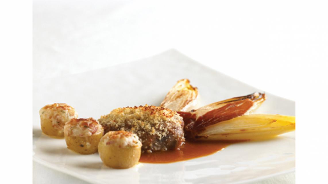 Kalfswang met witlof en paddenstoelen