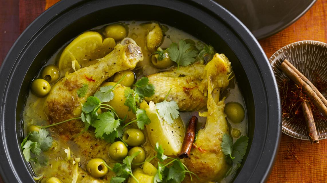 Tajine van kip met olijven en ingemaakte citroen