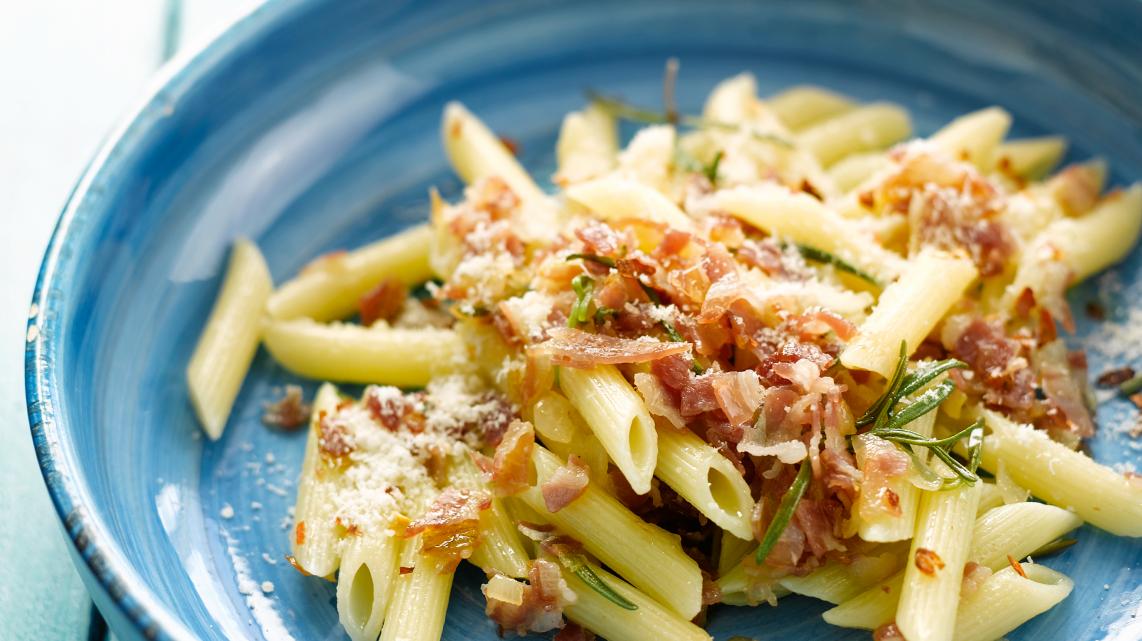 Penne con pancetta (penne met pancetta)