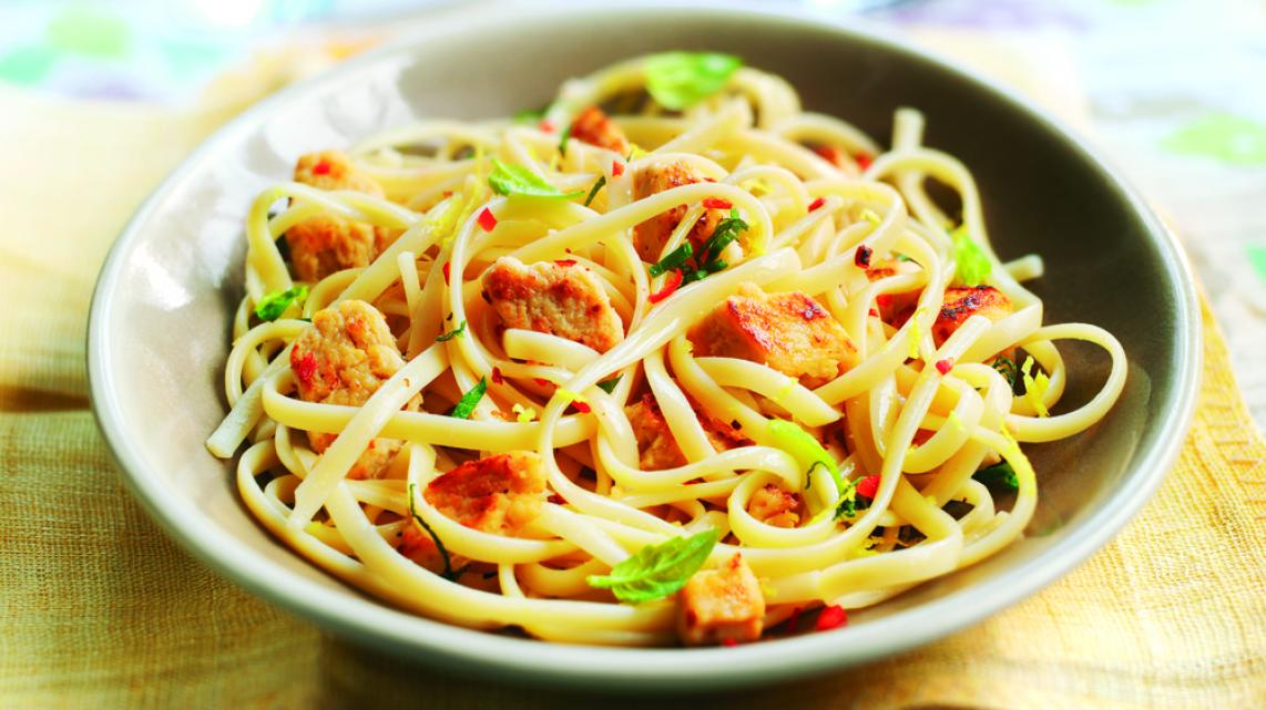 Linguini met chili en citroen