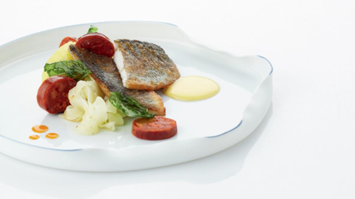 Zeebaarsfilet met venkel, geplette aardappelen en limoenmousseline